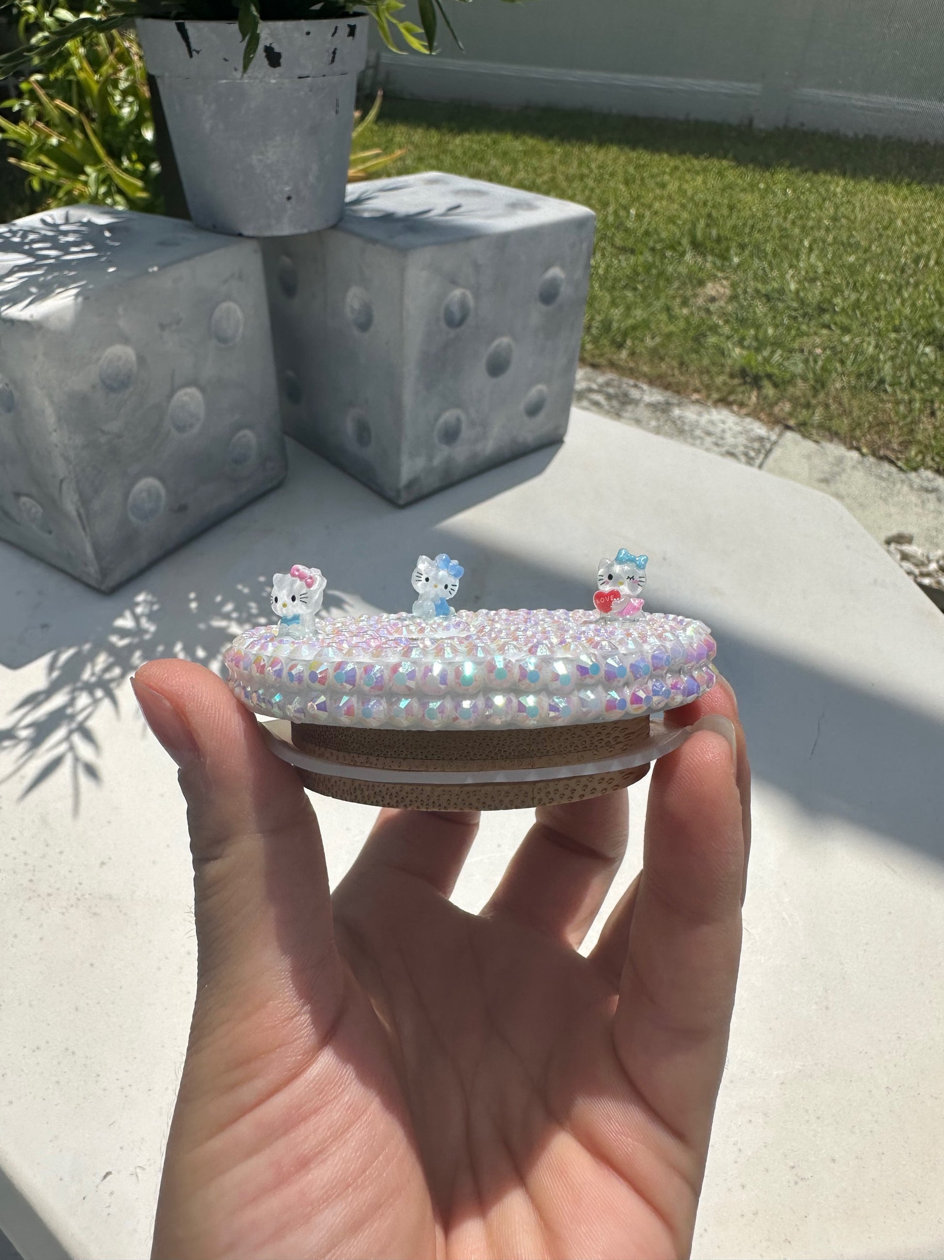 Hello Kitty Bling Lid image 0