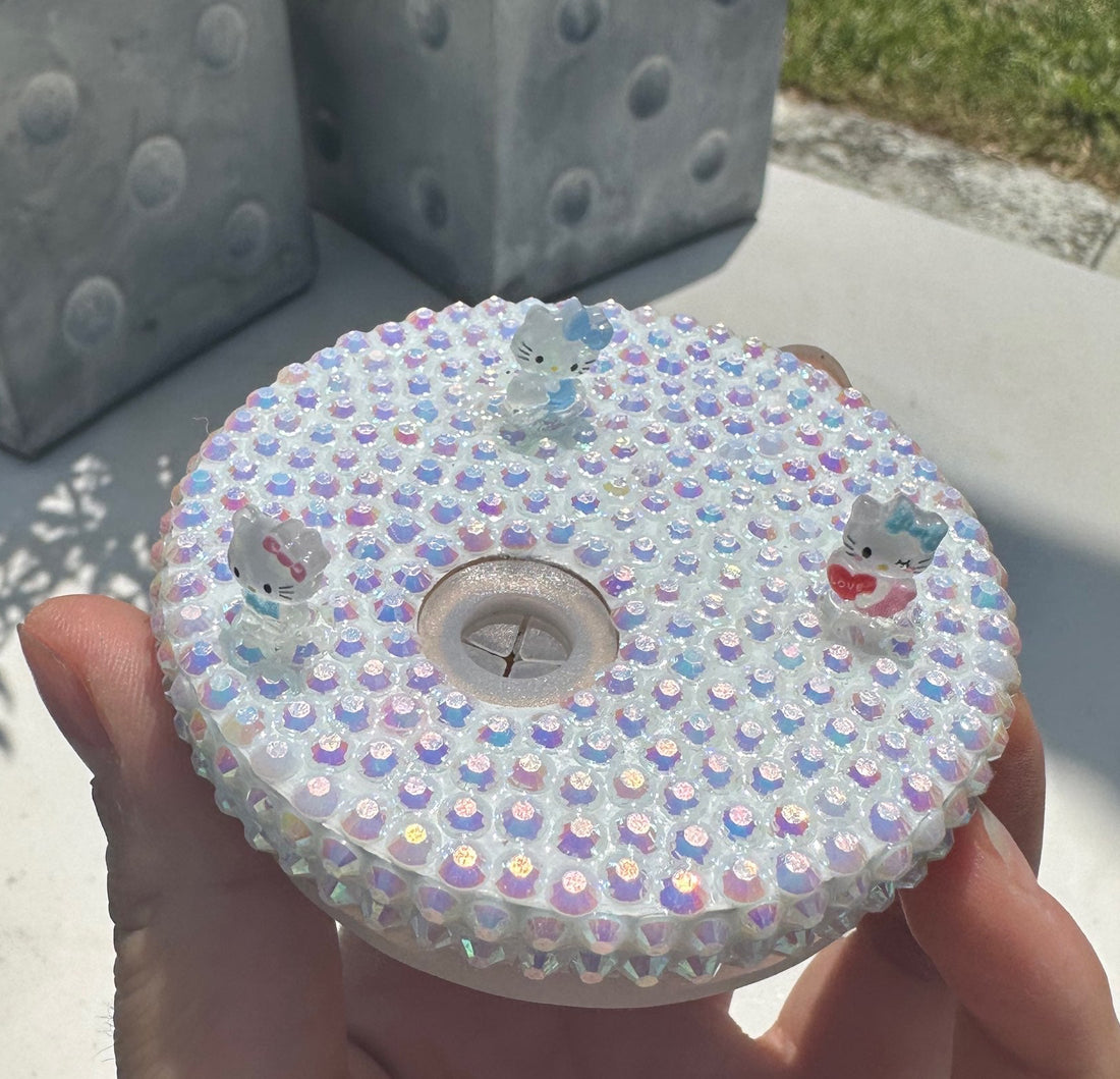 Hello Kitty Bling Lid image 0