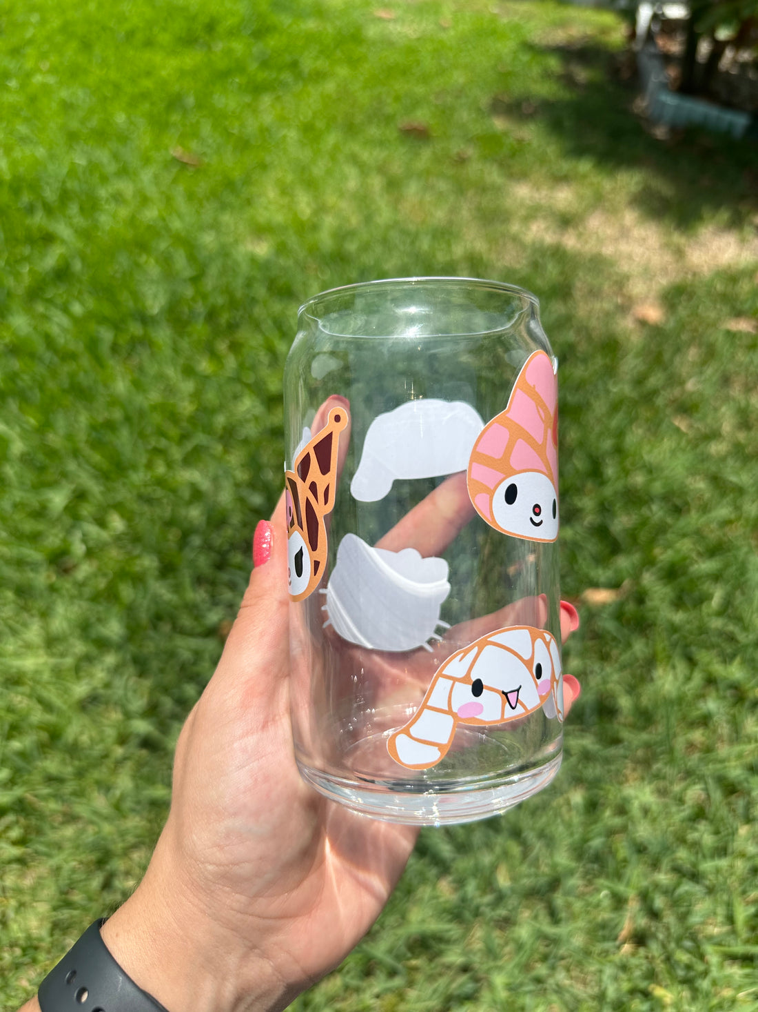 Concha Kitty Glass Cup image 0